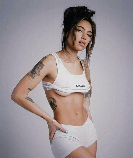 skyelia model hd galleries