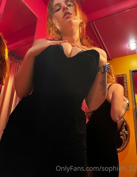 Sophie Harrold nude model picture