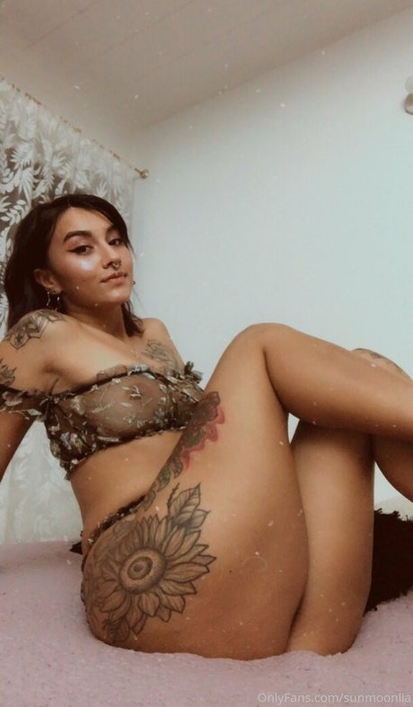 sunmoonlia high quality pornstar images