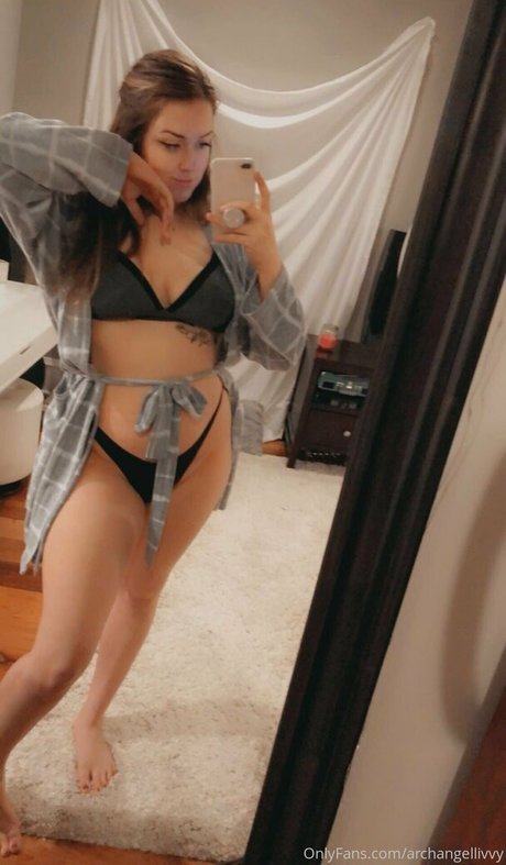 archangellivvy hot model photo