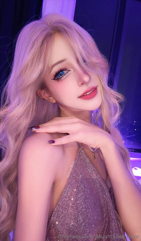 Naughtydemibear model beautiful pictures