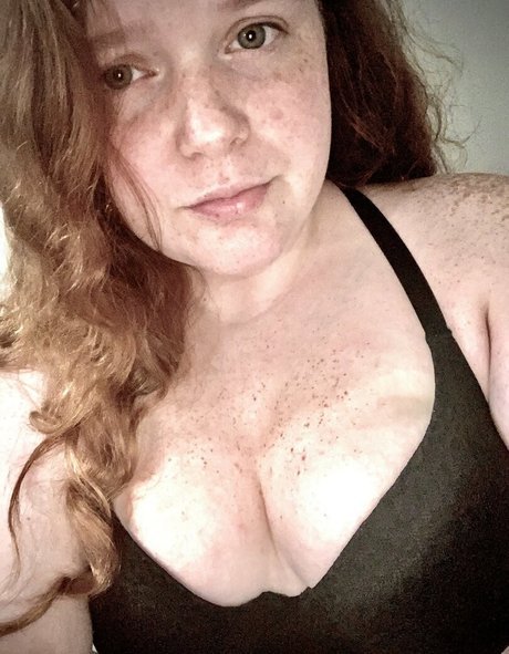 peachyly adult actress pic