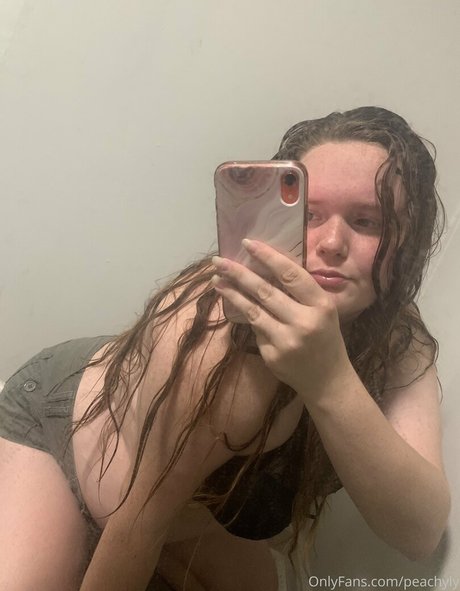 peachyly nudes star image