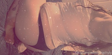 peachyly beautiful pornstar pics