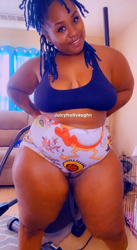 juicyfruitvaughn model pornographic picture