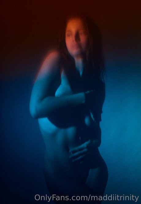 Maddii Sutton art actress photo