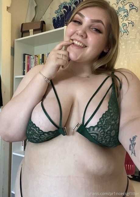 pr1ncessgl1tter model high quality images