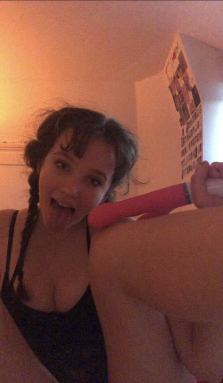 oatmilk8943 nudes model pics