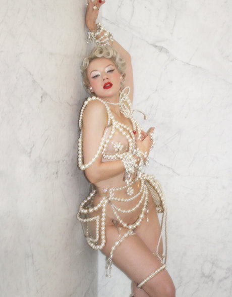 officiallymosh adult actress picture