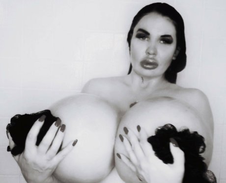 foxymenagerieverre nude actress gallery