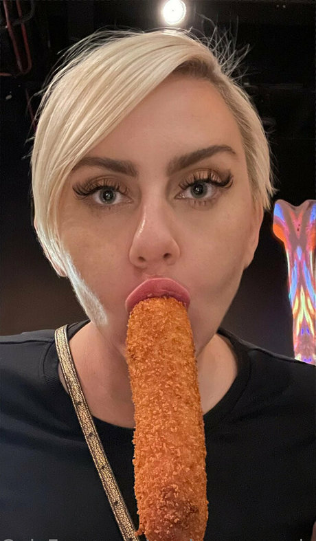 madam genevieve perfect actress pic