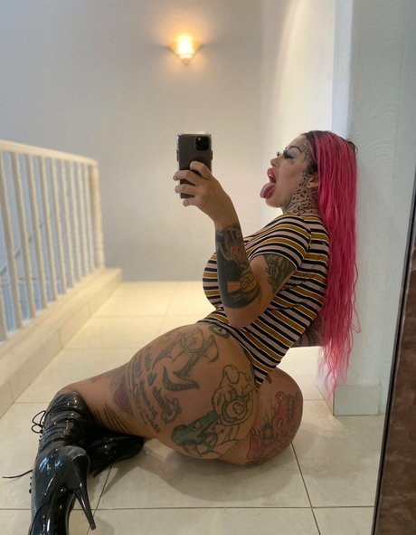 Xomarym perfect model image