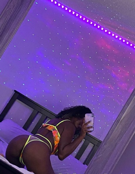 luna ioxo pretty model picture