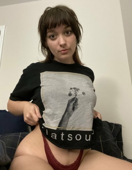 lilhoneydoeeyes free pornstar beautiful gallery