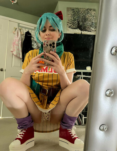 ellieidolfemdom model high quality pic