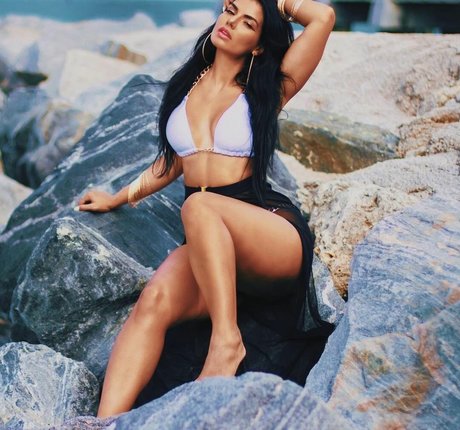 Myverse top model photos