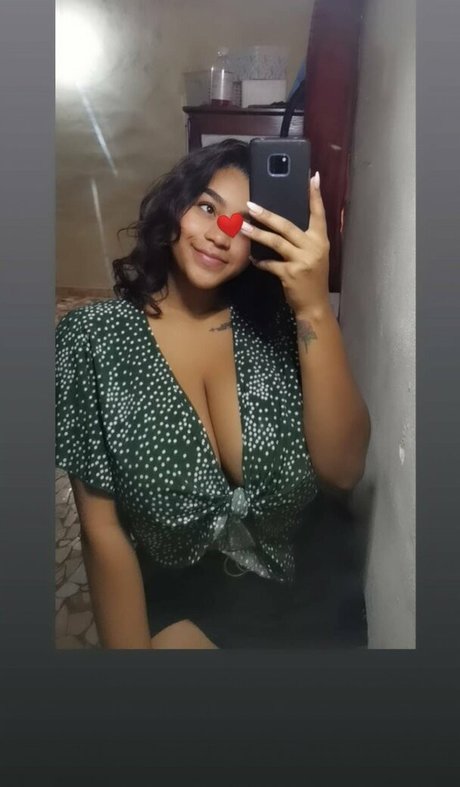 Dayanis Gisell nude model pics