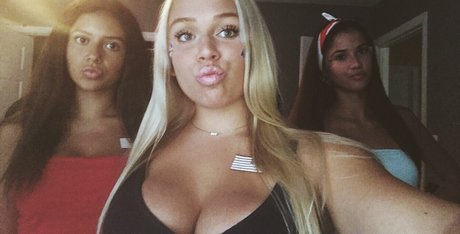 Alyssa K model pornographic picture