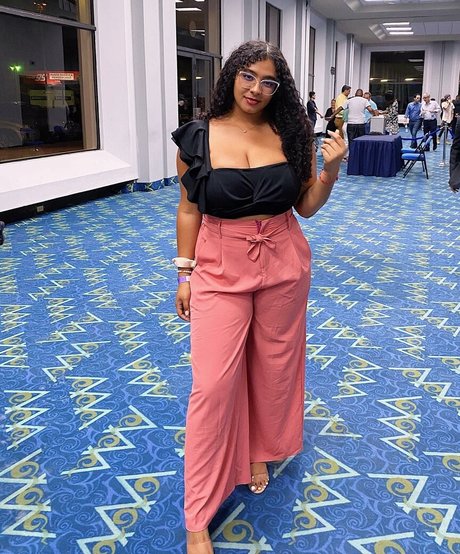 Karlamelito pornstar exclusive pic