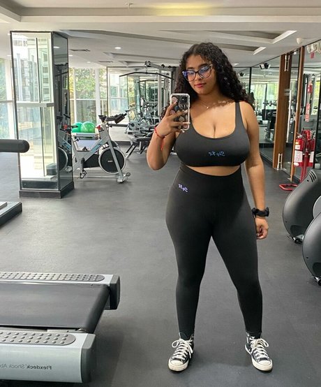 Karlamelito high quality pornstar pics