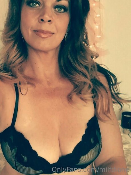 milfdiane sexy actress image