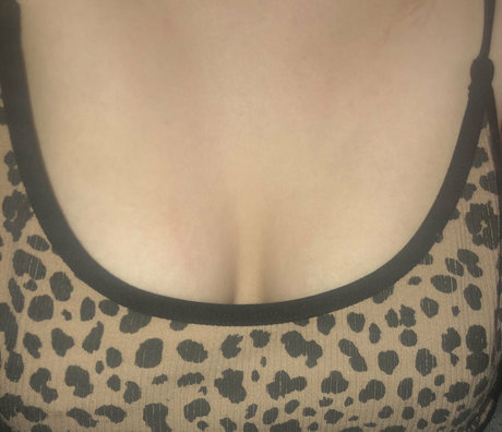 sentientwaifu model beautiful picture