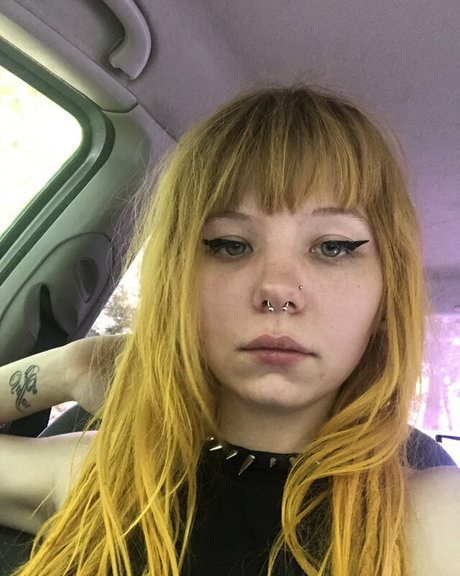 sentientwaifu star adult pic