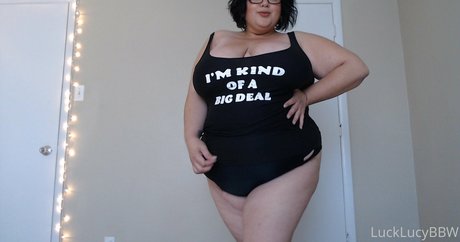 lucklucy model nude archive