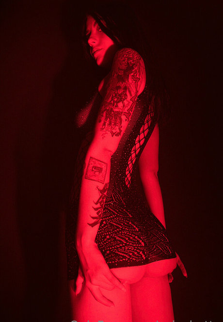 psicobotta naked model pic