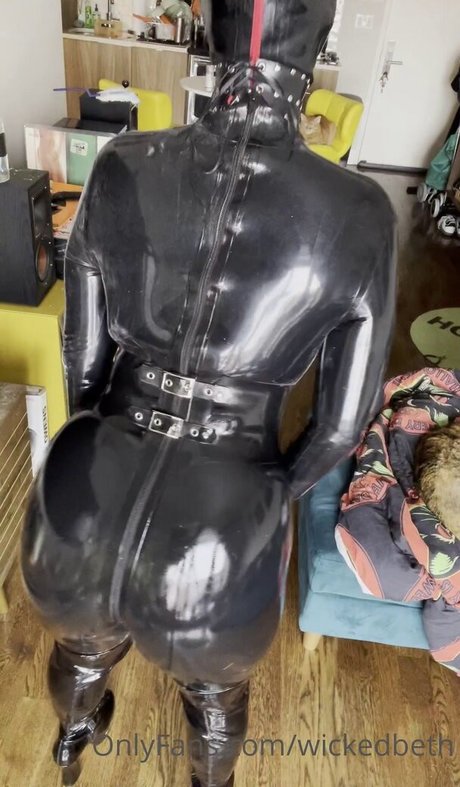 Wicked Beth star beautiful img