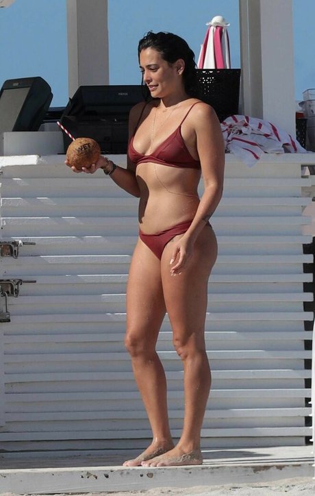 Natalie Martinez beautiful star pics