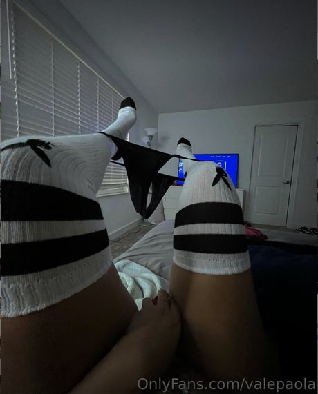 Valentina Paola naked model gallery