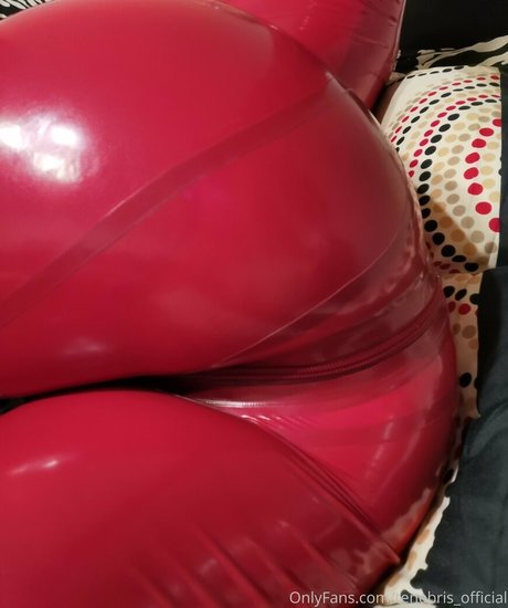 tnebris official high quality actress picture