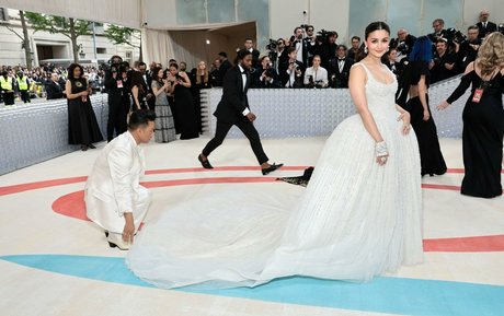 Alia Bhatt nude pornstar archive