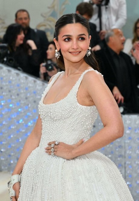 Alia Bhatt pornstar high quality pic