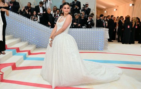 Alia Bhatt model erotic pictures