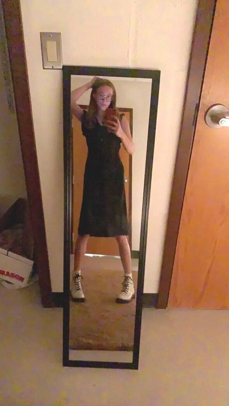 Zee R_ pornstar erotic img