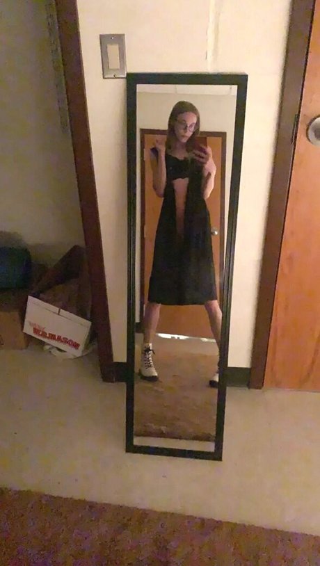 Zee R_ pornstar hot gallery