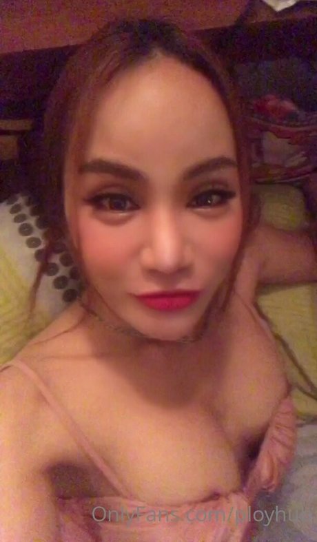 Ployhub model exclusive image