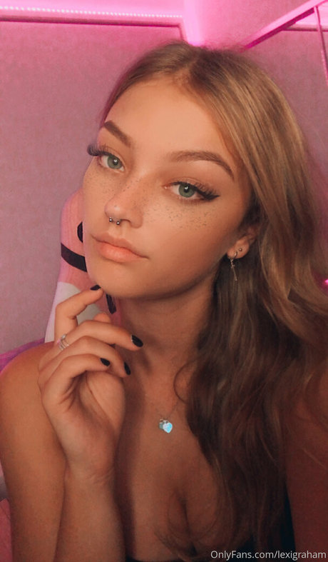 LexiGraham sexy actress galleries