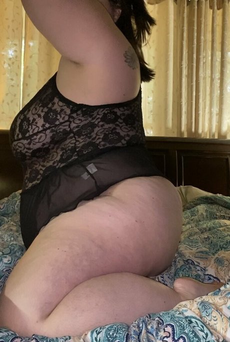 peachesaqueen model naked images