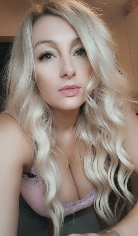 juicylucie89xxx star adult archive