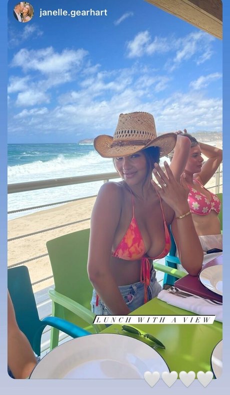 Christen Harper adult model image