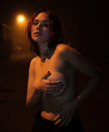 upsahl model erotic img