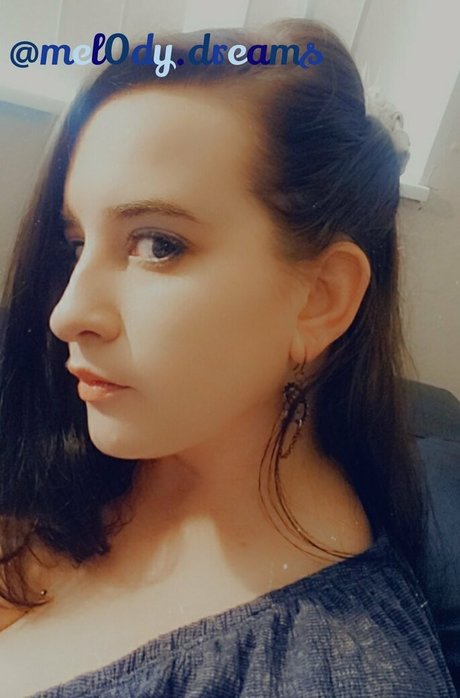 melody tmw star nude photo