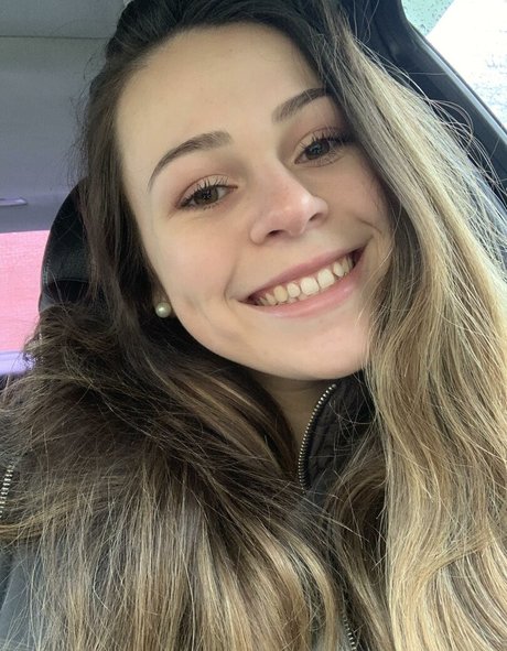 BaeBrii pornstar hot photo