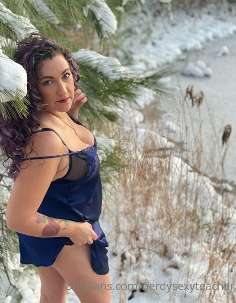 nerdysexyteacher model hd pictures