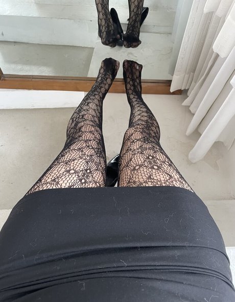 YunX1X1 pornographic model pictures