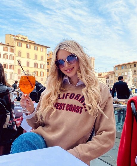 Andreea Ungur perfect model photo