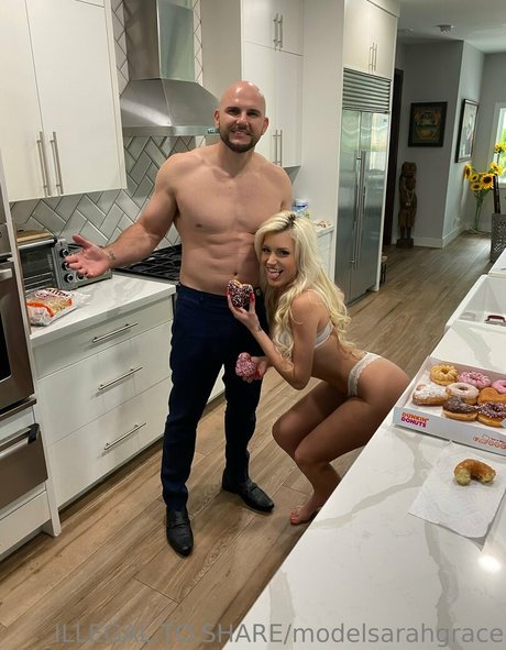modelsarahgrace model naked pic